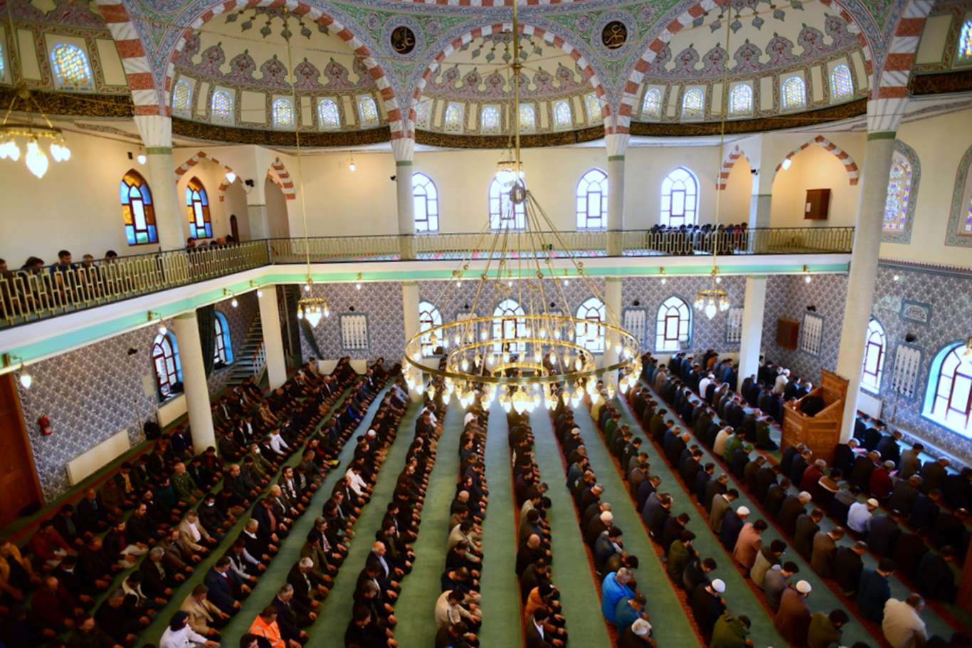 Vanlı İmam Hatip Muhsin Kara Van YYÜ’de Ezan ve Kur’an-ı Kerim okudu Vanlı İmam Hatip Muhsin Kara Van YYÜ’de Ezan ve Kur’an-ı Kerim okudu